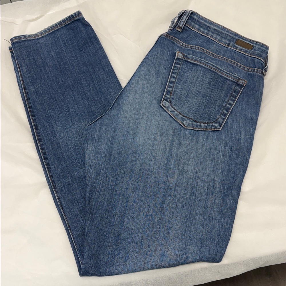 Kut from the Kloth Skinny Jeans in Medium Blue Wash